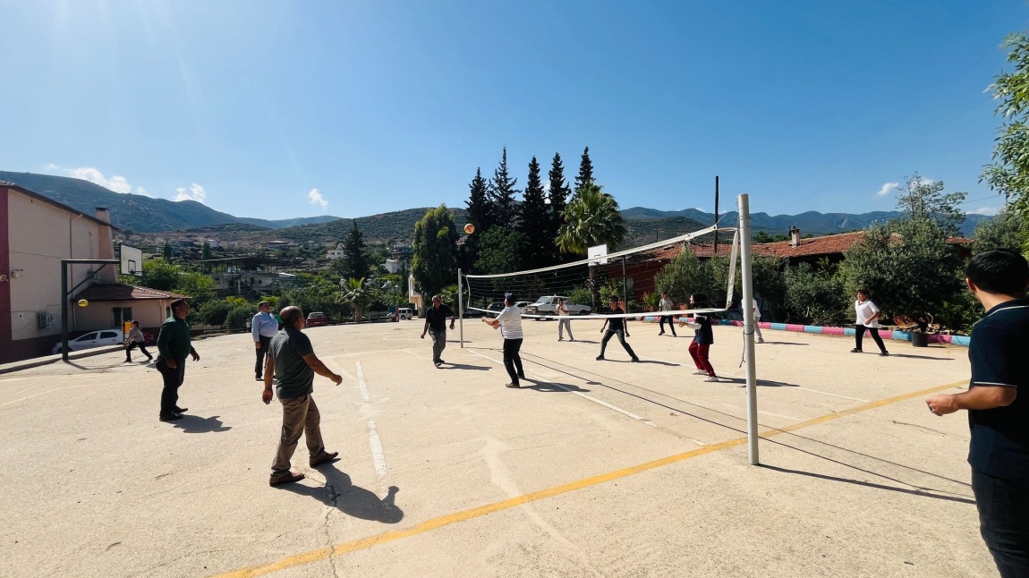 Nesiller Arası Voleybol Maçı!